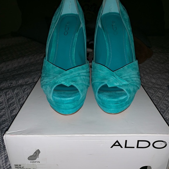 Turquoise Heels - Picture 2 of 3